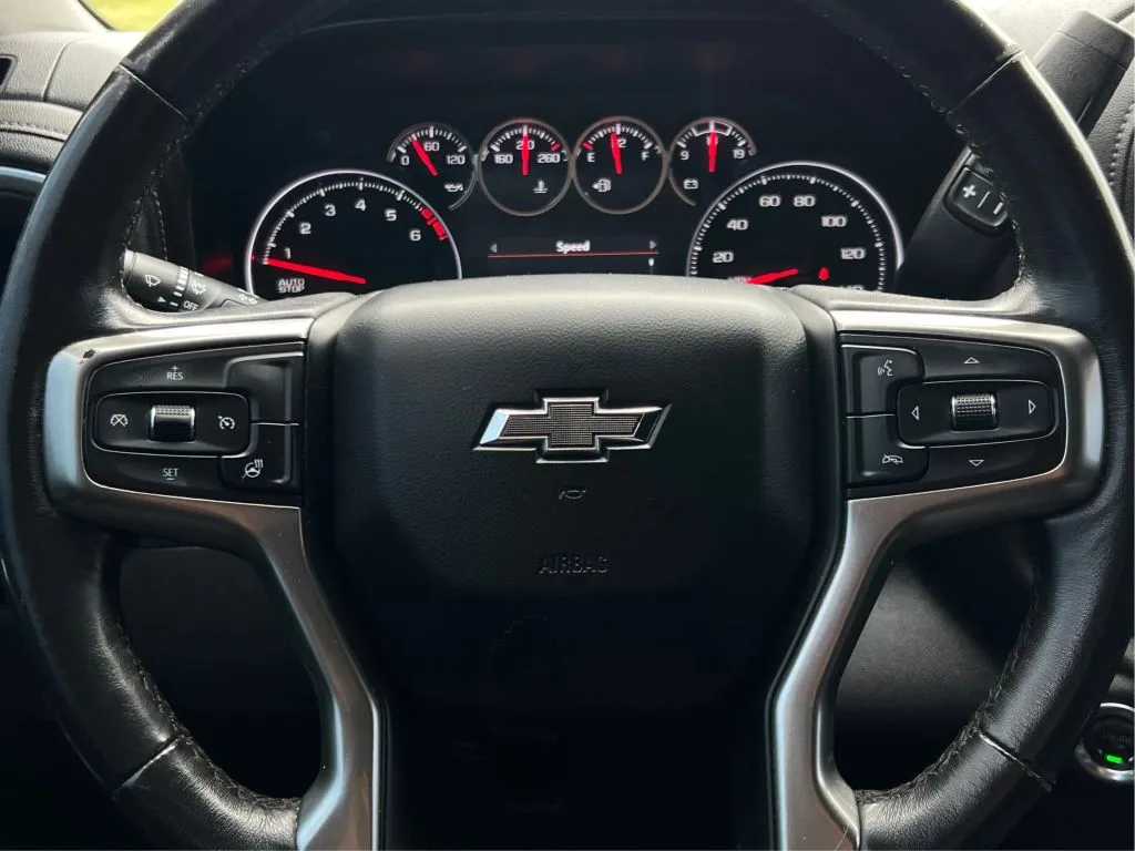 Chevrolet Silverado photo 22