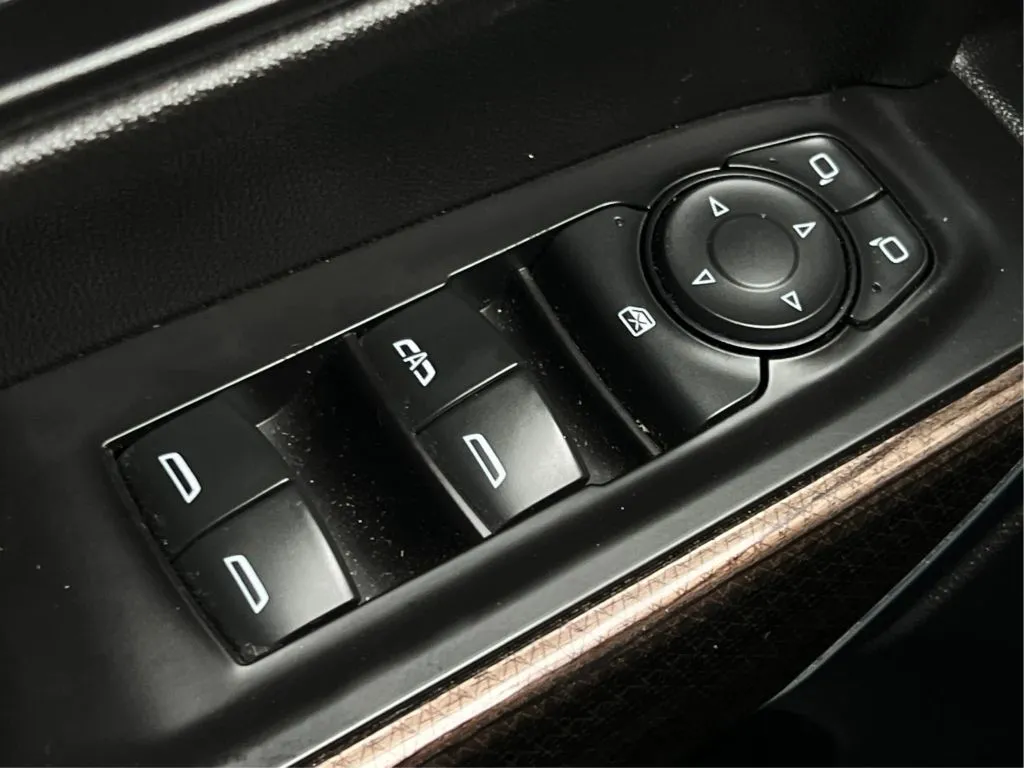 Chevrolet Silverado photo 43