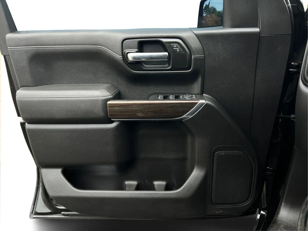 Chevrolet Silverado photo 25