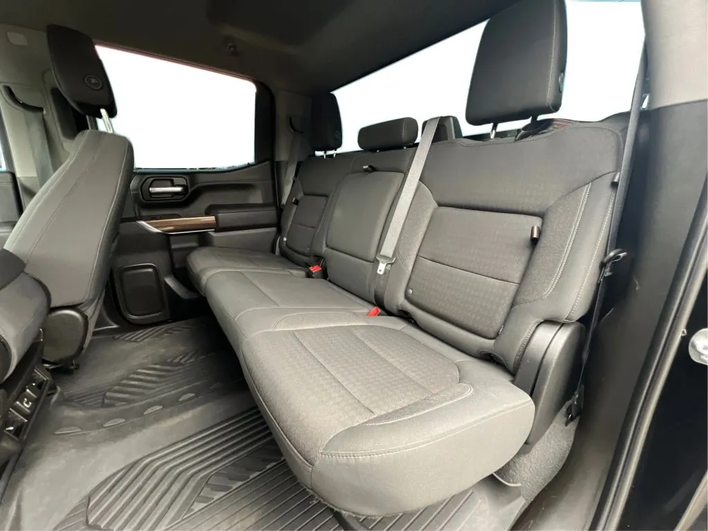 Chevrolet Silverado photo 17