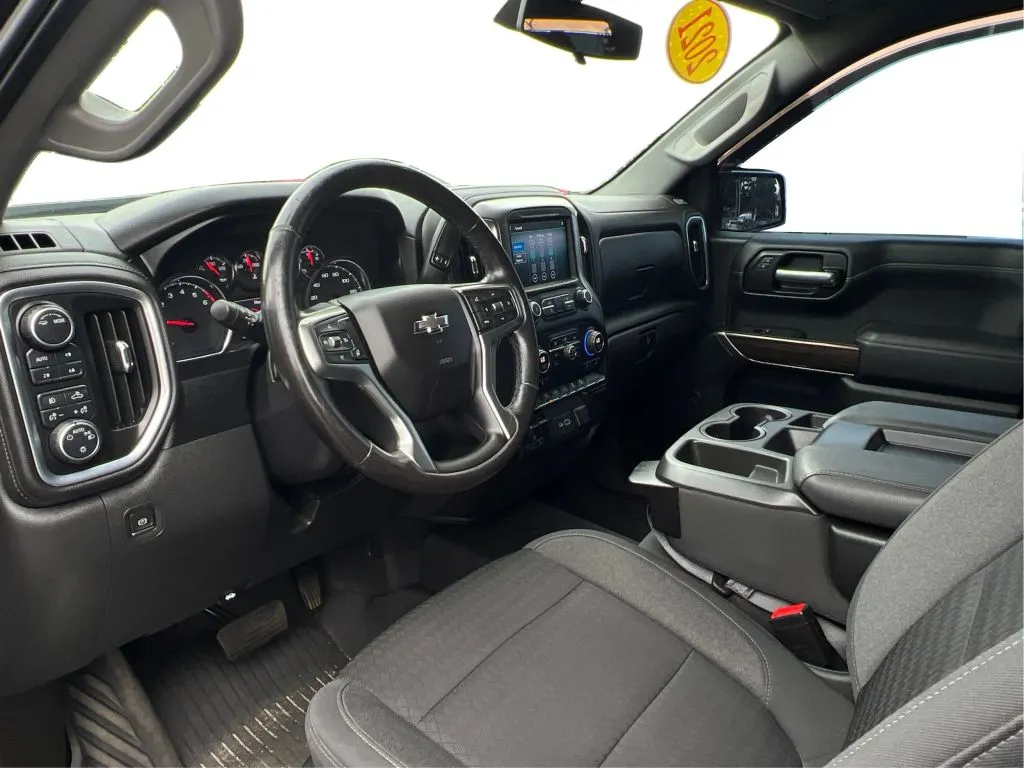Chevrolet Silverado photo 16