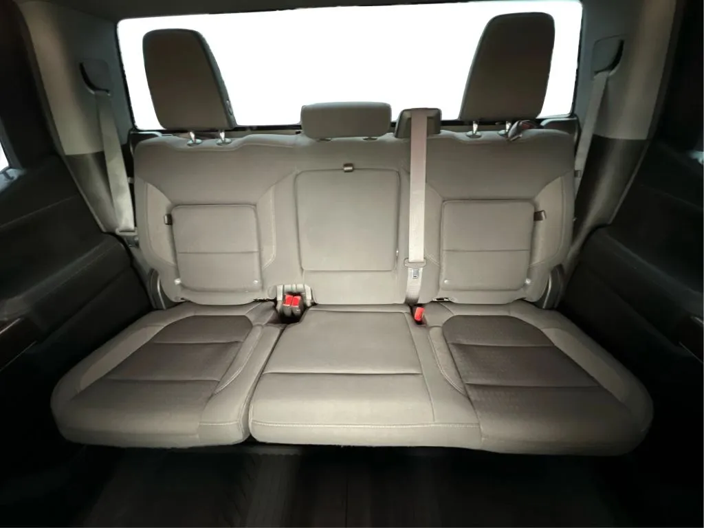 Chevrolet Silverado photo 18