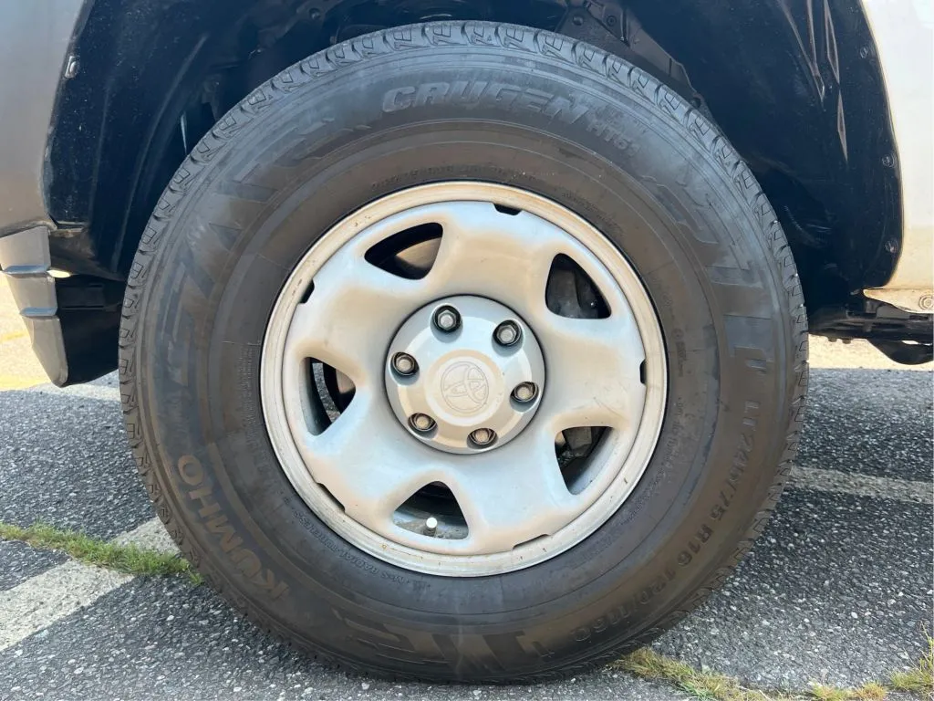Toyota Tacoma photo 27