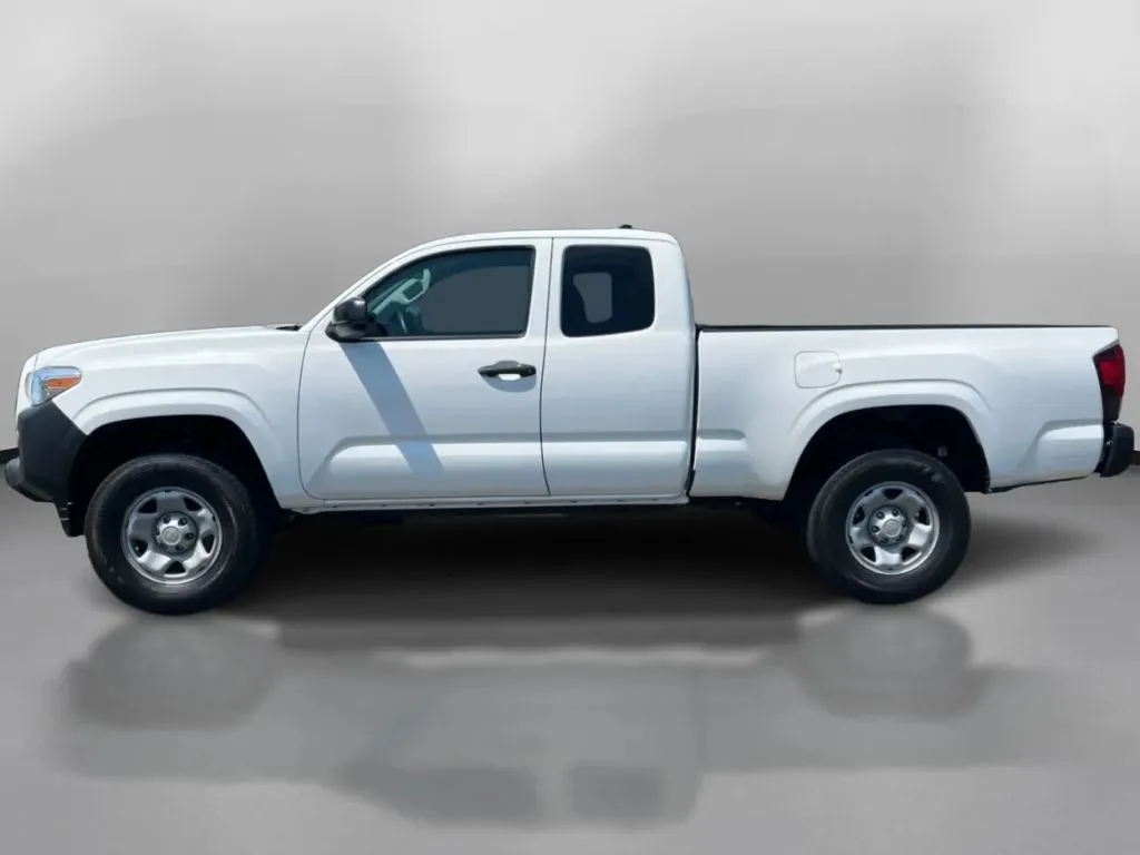 Toyota Tacoma photo 15