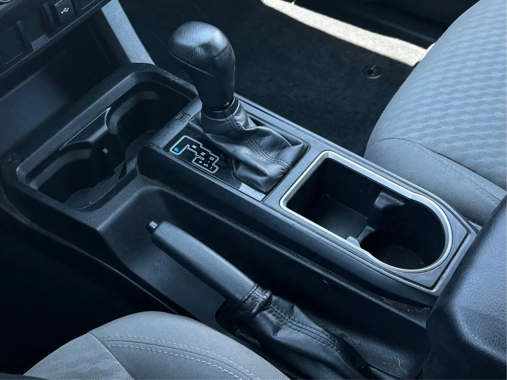 Toyota Tacoma photo 18