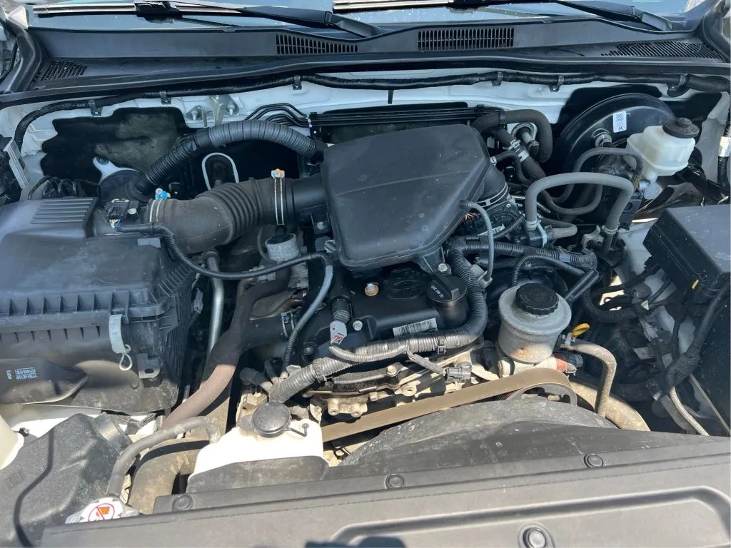 Toyota Tacoma photo 25