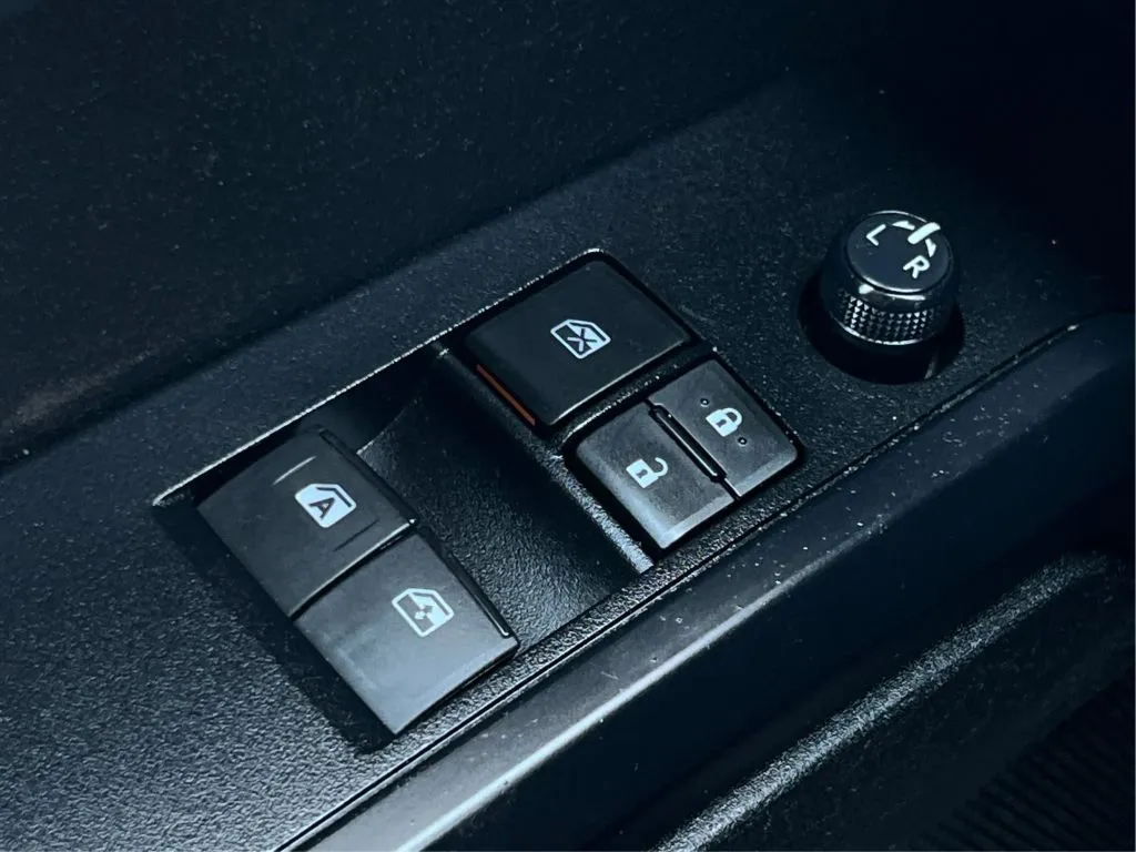 Toyota Tacoma photo 39