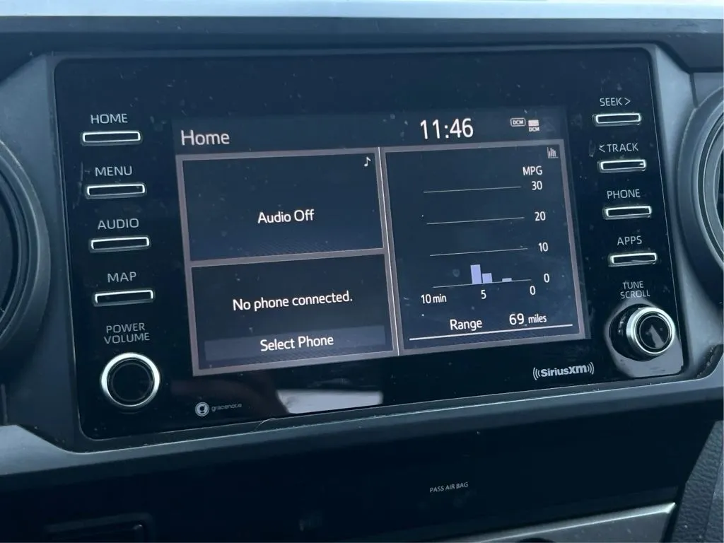 Toyota Tacoma photo 17