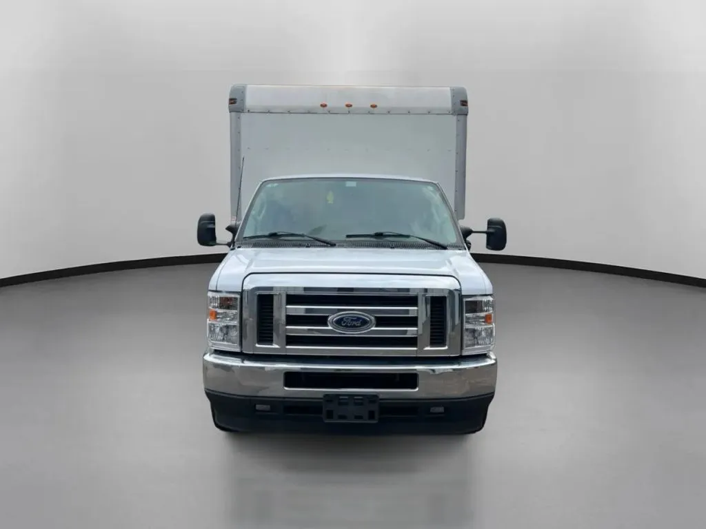 Ford E-350 photo 3