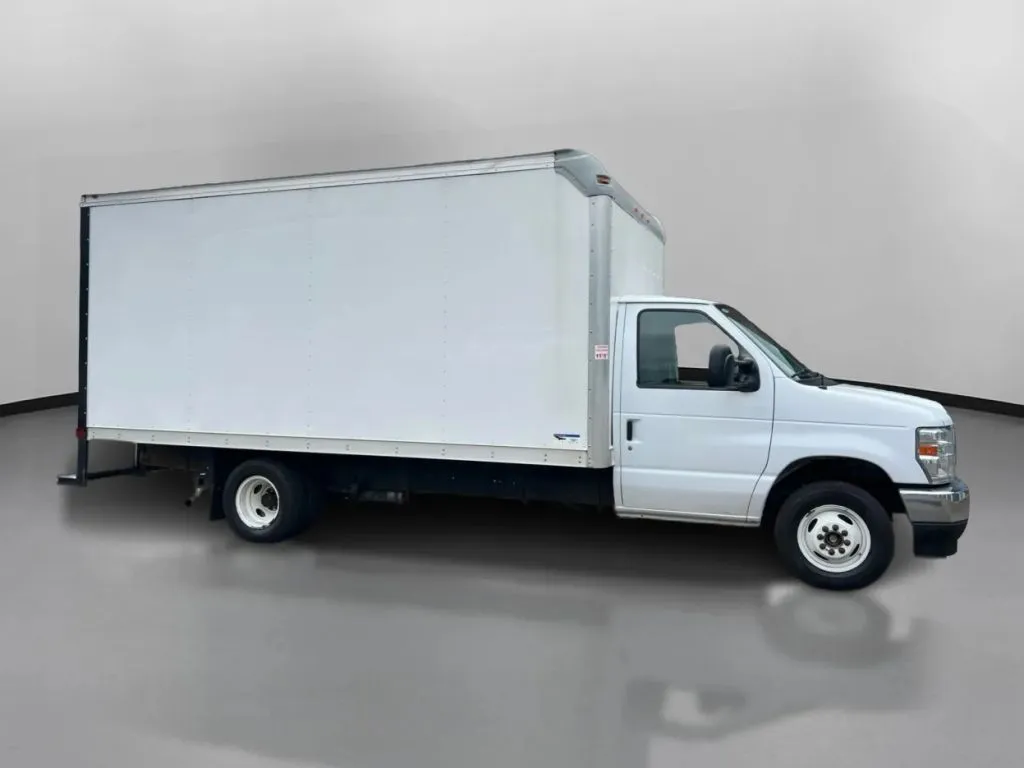 Ford E-350 photo 7