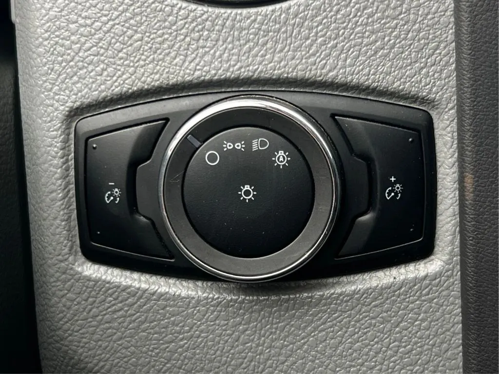 Ford E-350 photo 22