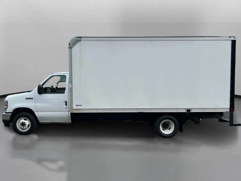 Ford E-350 photo 15
