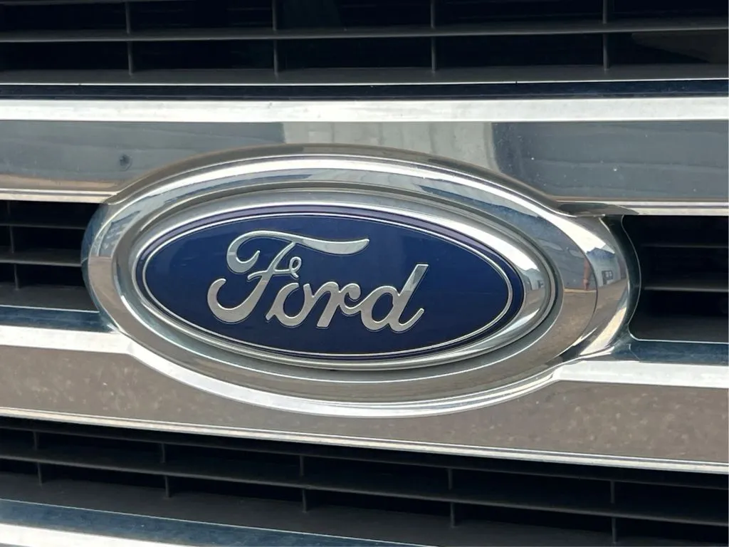 Ford E-350 photo 33