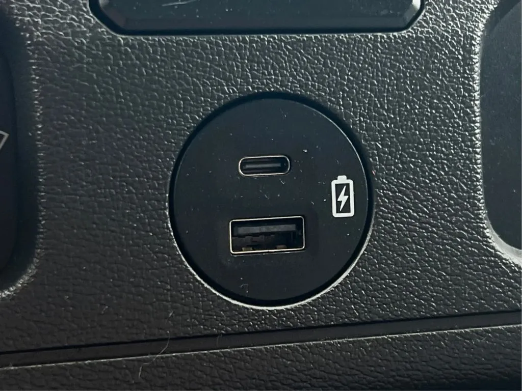 Ford E-350 photo 25