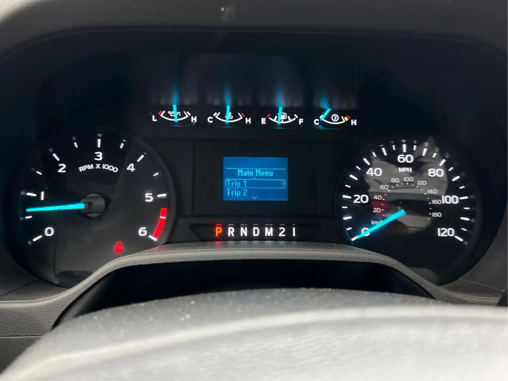 Ford E-350 photo 20