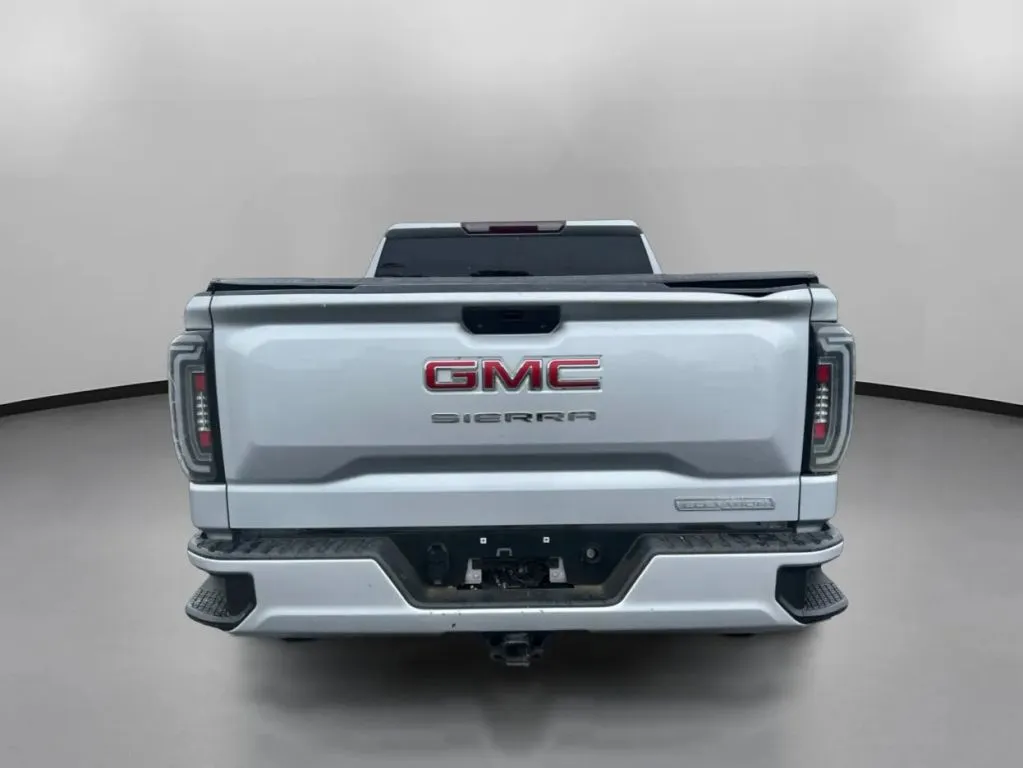 GMC Sierra photo 11