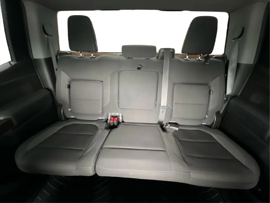 GMC Sierra photo 18