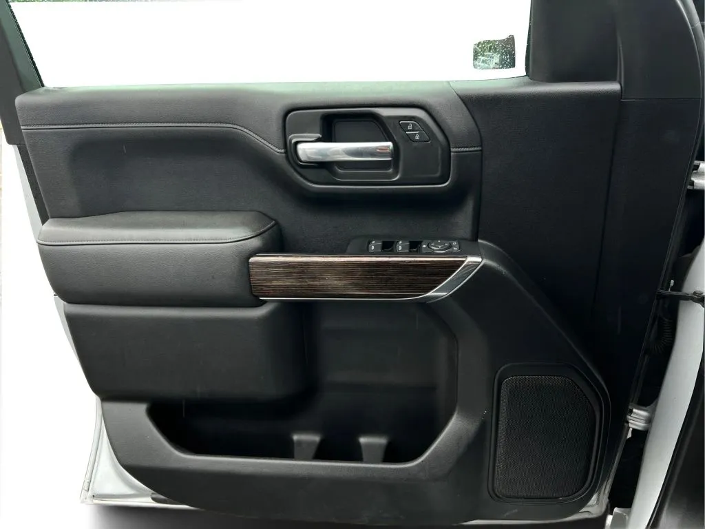 GMC Sierra photo 25