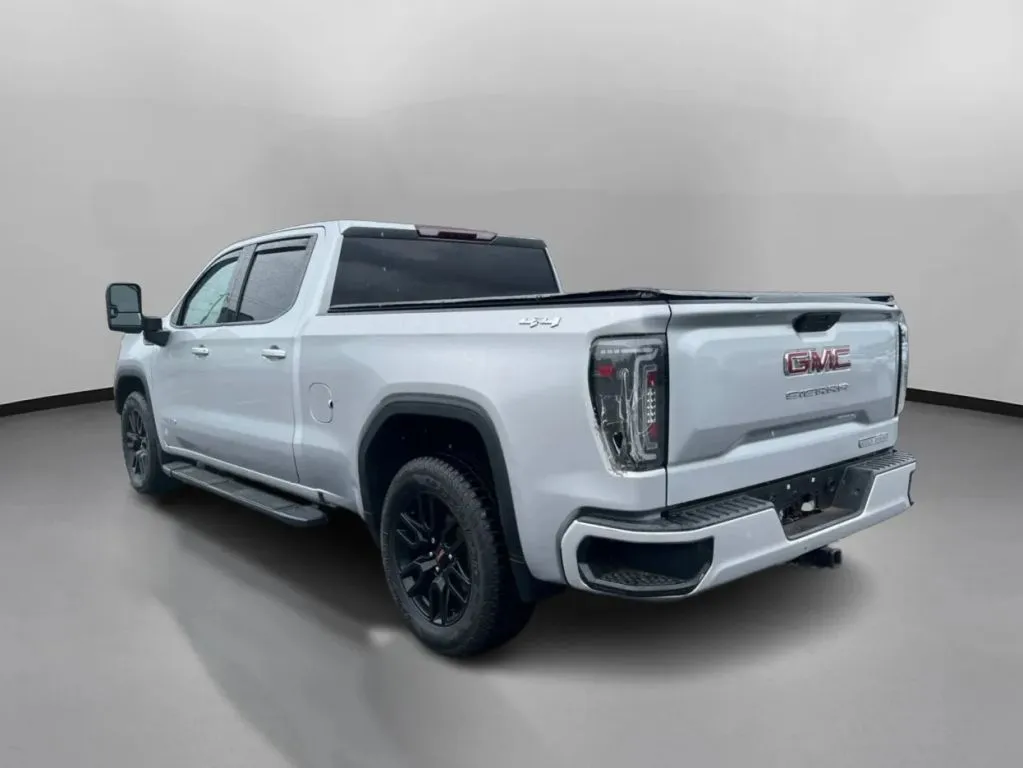 GMC Sierra photo 13