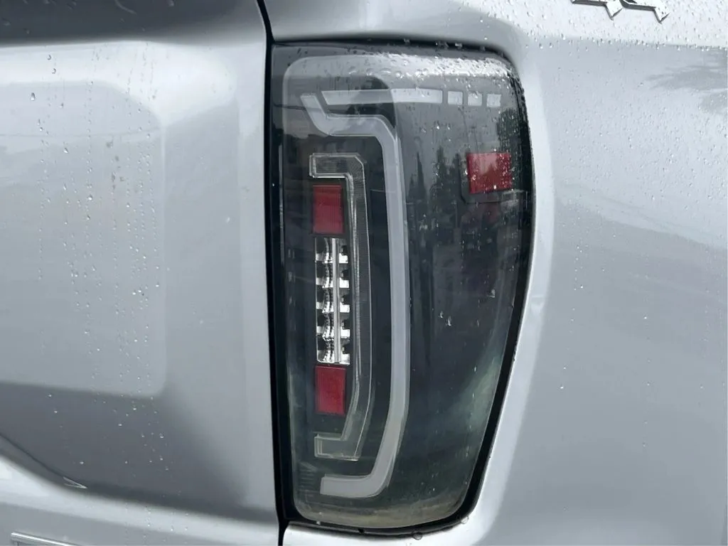 GMC Sierra photo 32