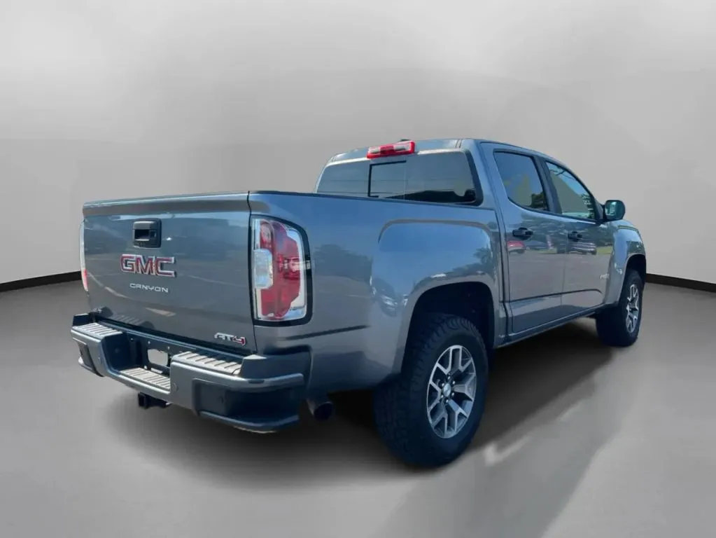 GMC Canyon photo 9