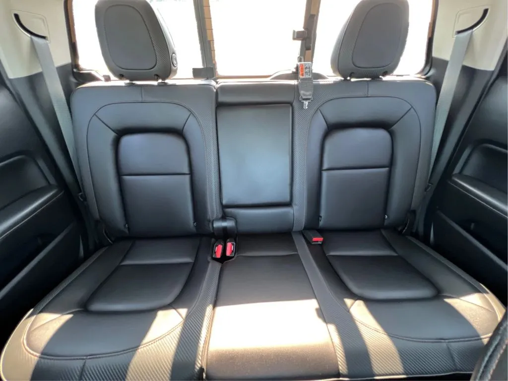 GMC Canyon photo 18
