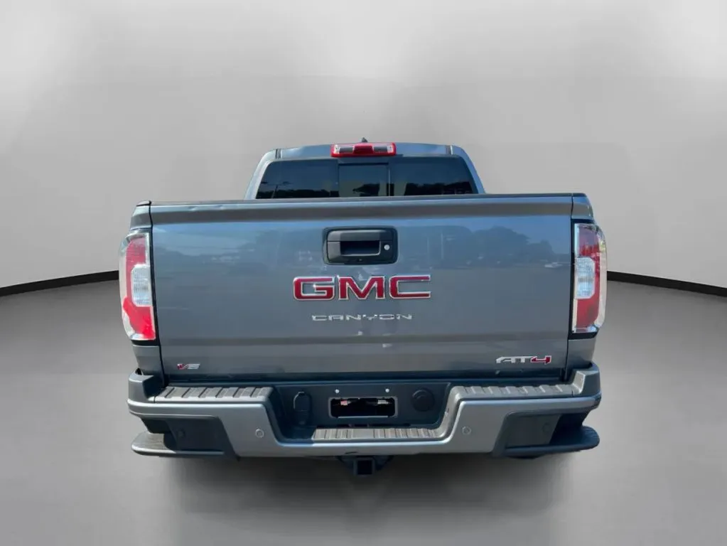 GMC Canyon photo 11