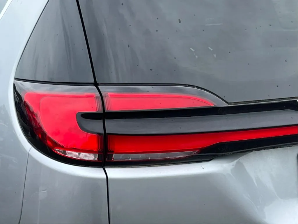 Chrysler Pacifica photo 34
