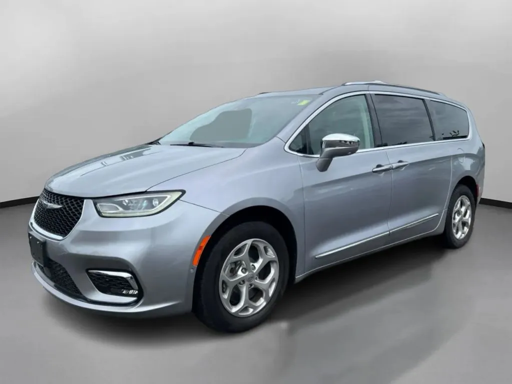 Chrysler Pacifica photo 5