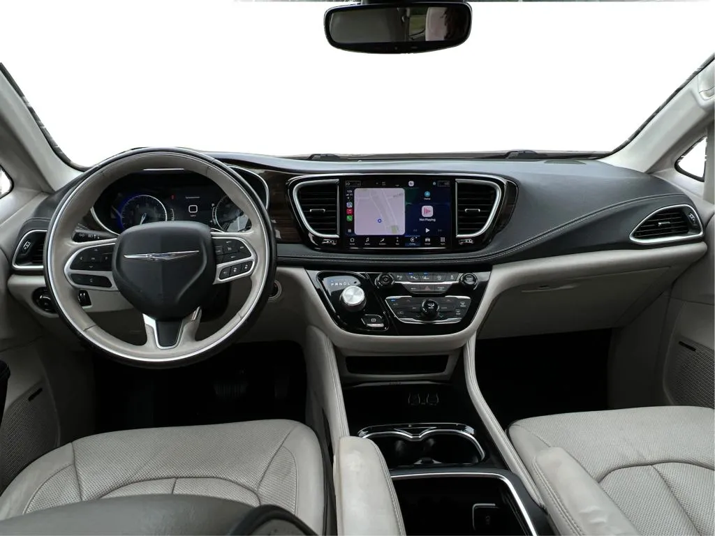 Chrysler Pacifica photo 37