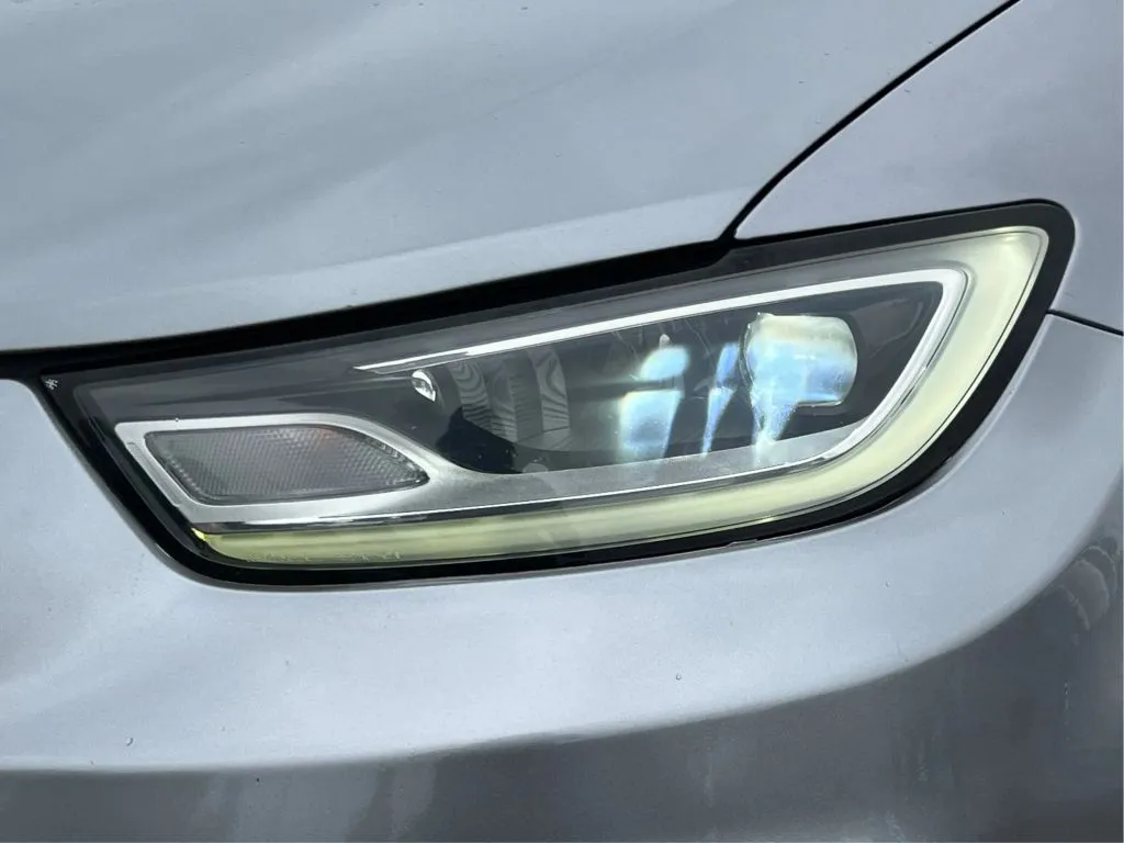 Chrysler Pacifica photo 33