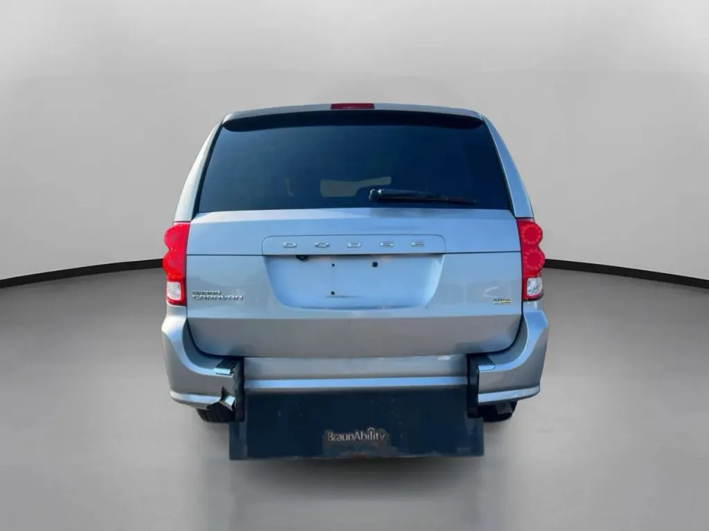 Dodge Grand Caravan photo 11