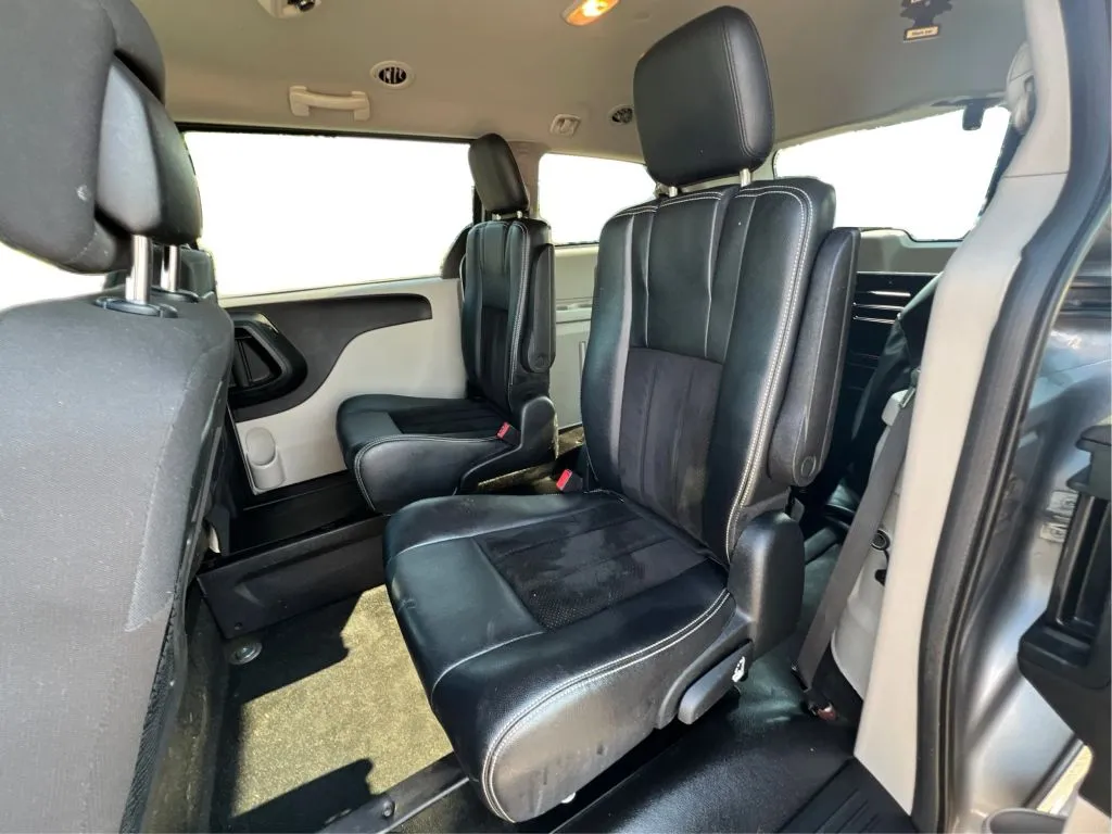 Dodge Grand Caravan photo 17