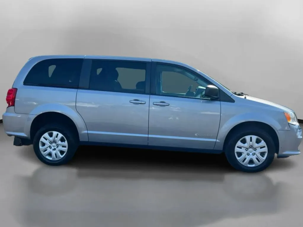 Dodge Grand Caravan photo 7