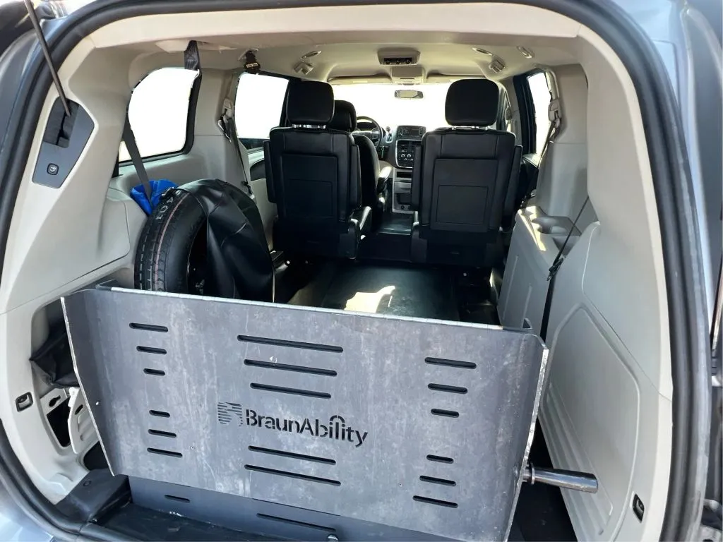 Dodge Grand Caravan photo 18