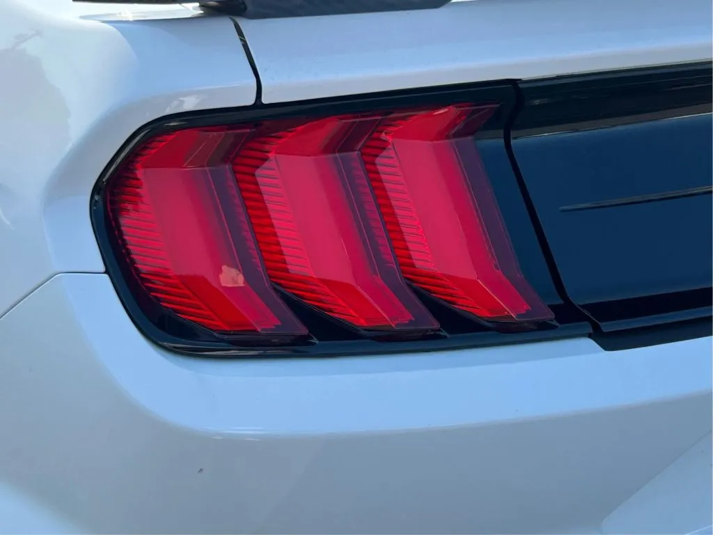 Ford Mustang photo 34