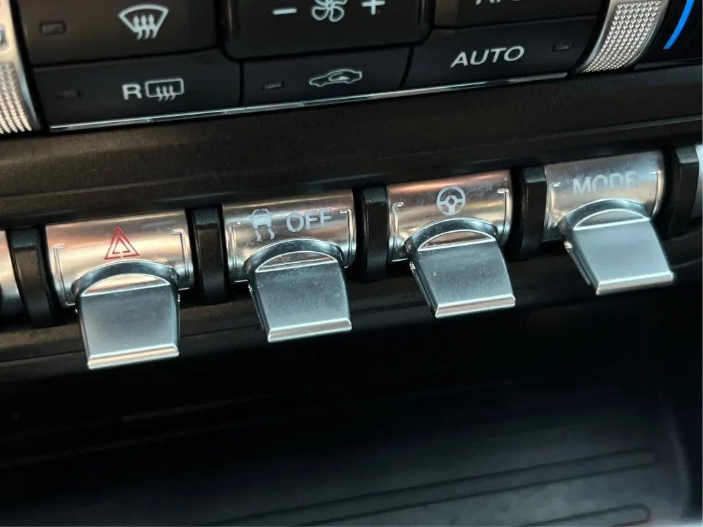 Ford Mustang photo 27