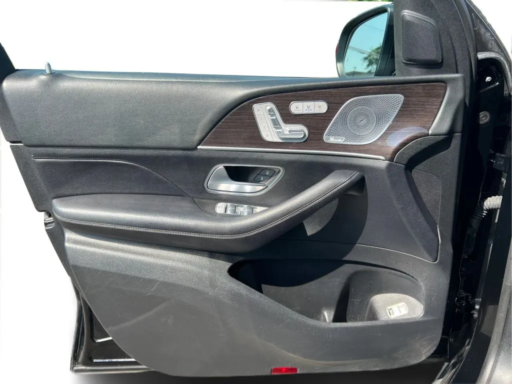 Mercedes-Benz GLS photo 26