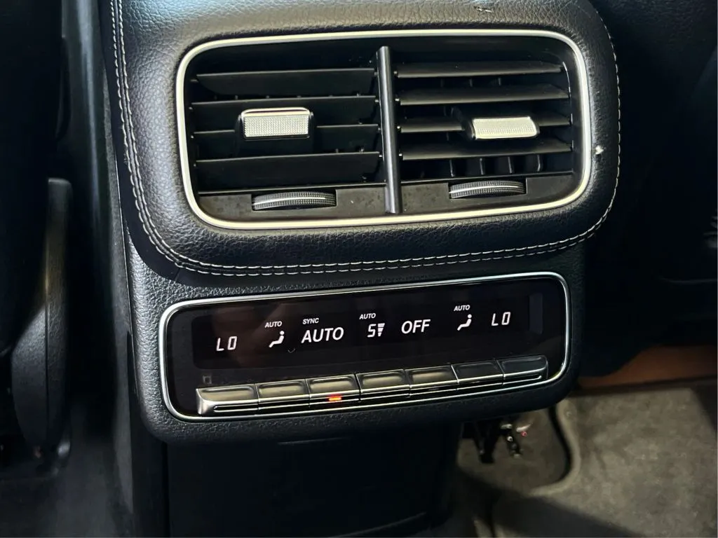 Mercedes-Benz GLS photo 47