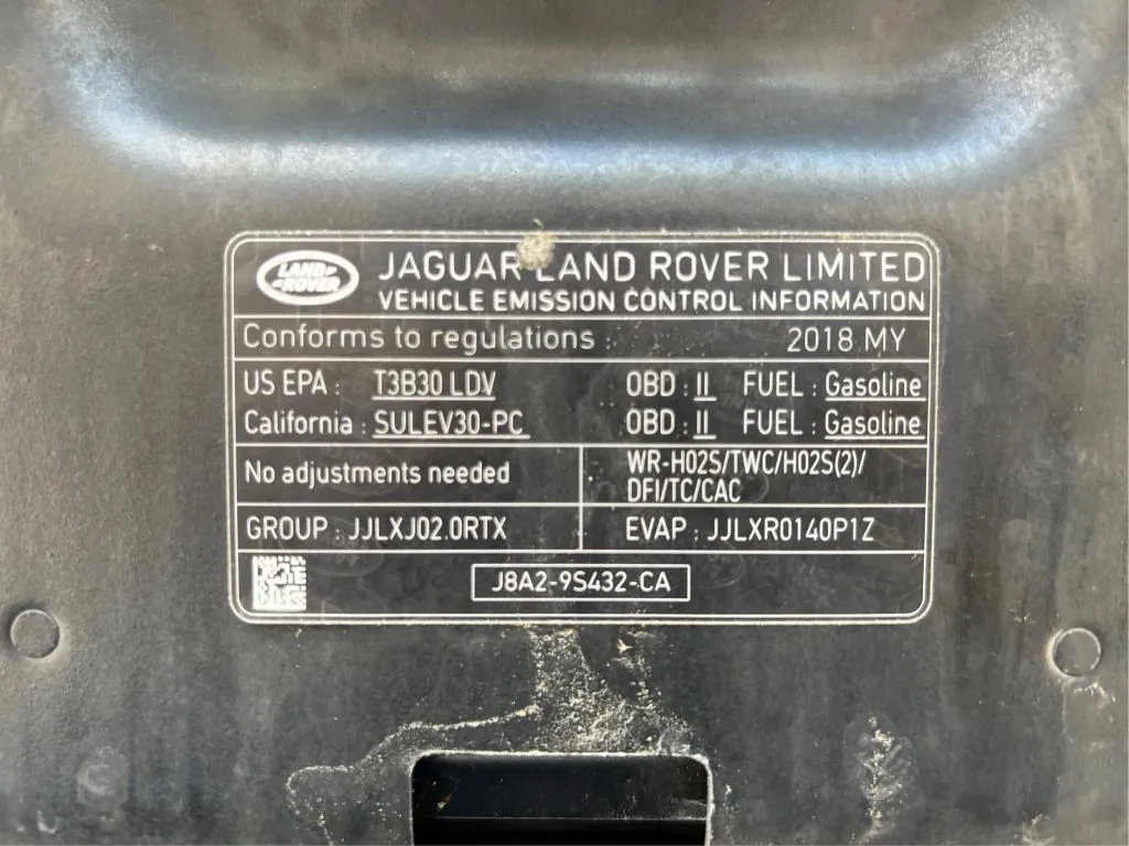 Land Rover Range Rover Velar photo 28