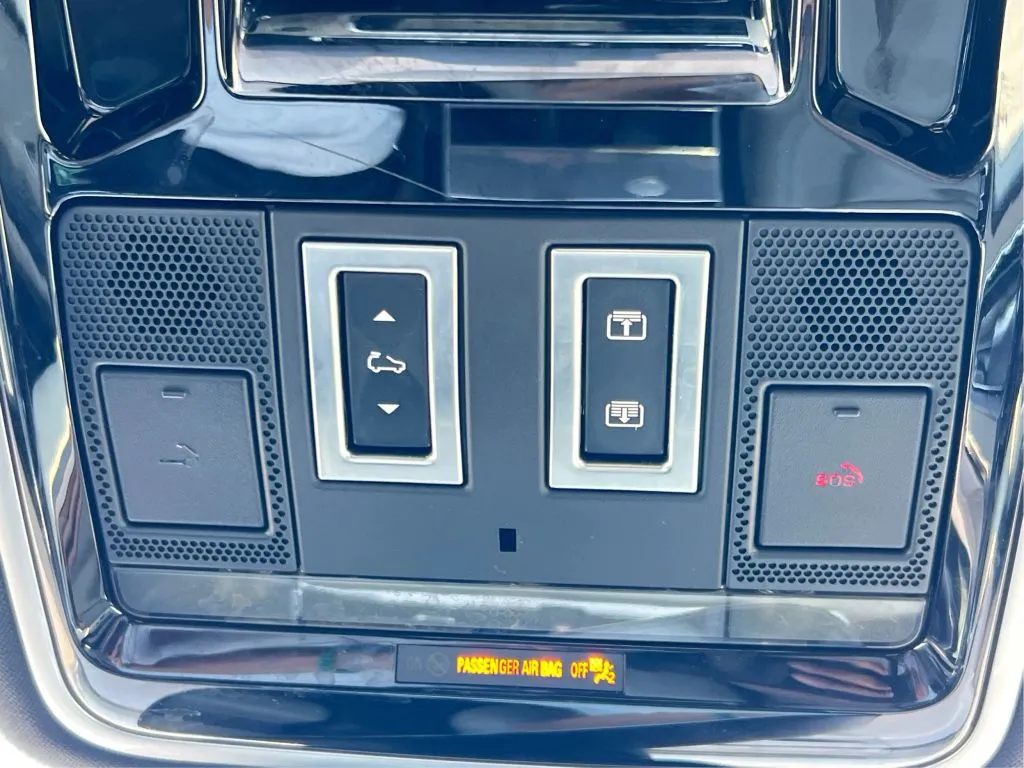 Land Rover Range Rover Velar photo 42