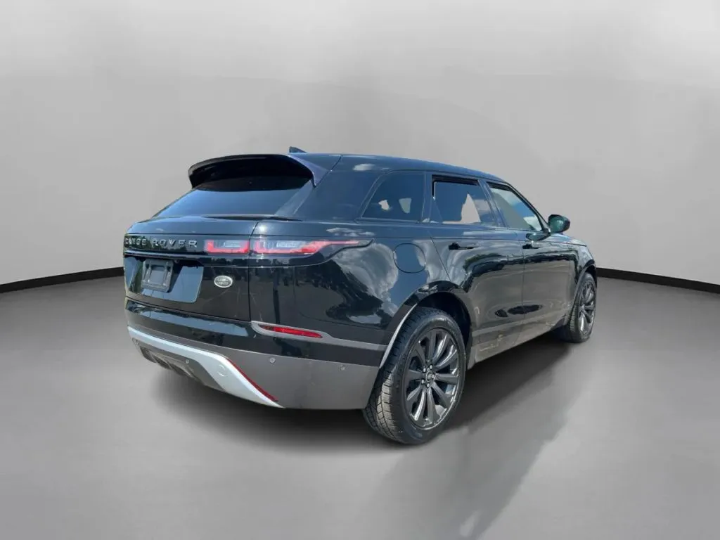 Land Rover Range Rover Velar photo 9
