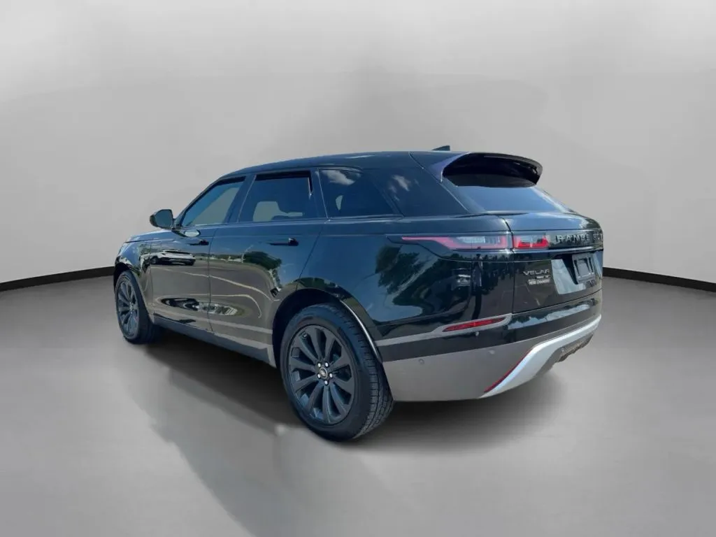Land Rover Range Rover Velar photo 13