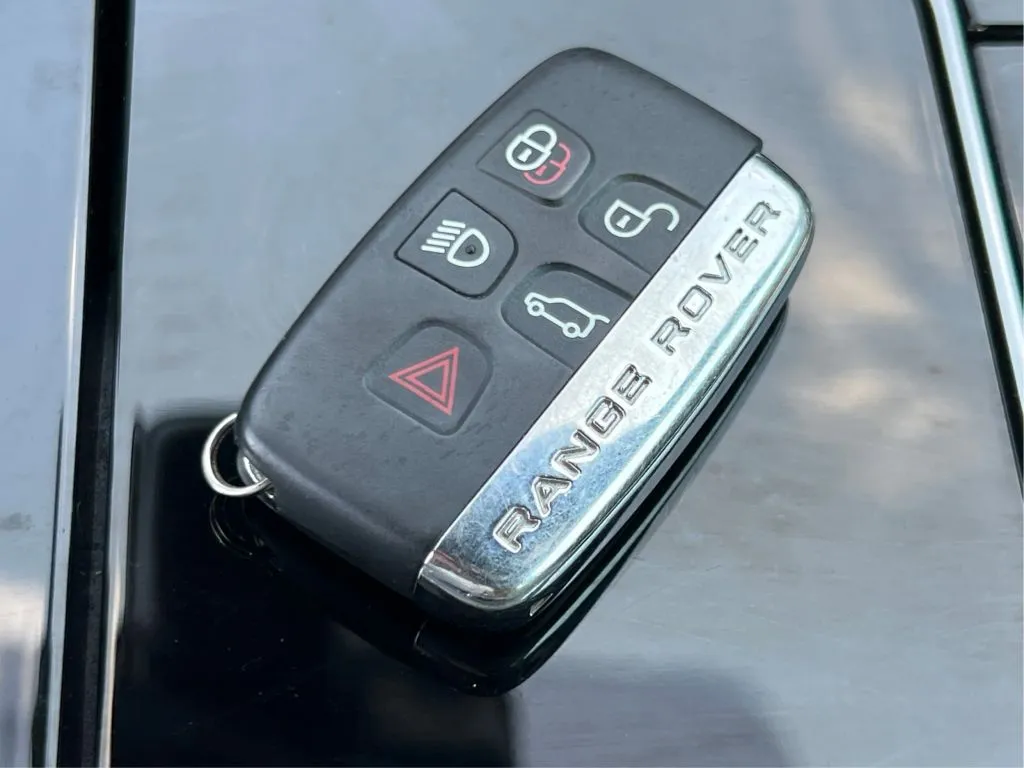 Land Rover Range Rover Velar photo 44