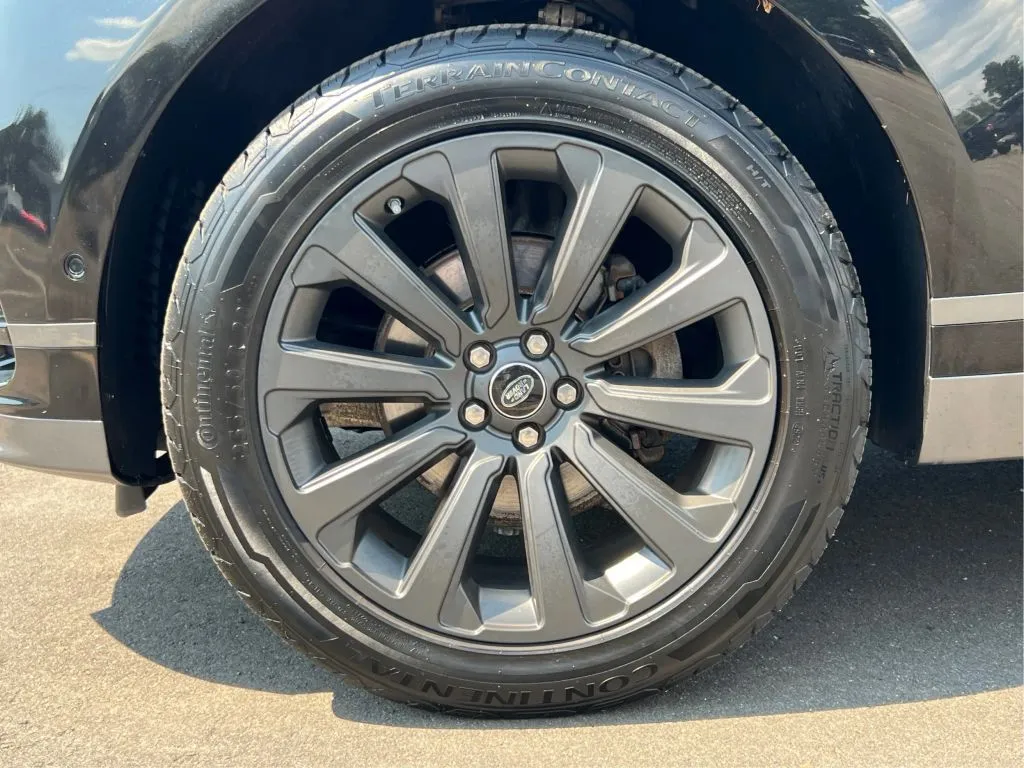 Land Rover Range Rover Velar photo 31