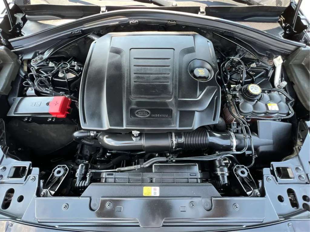 Land Rover Range Rover Velar photo 29