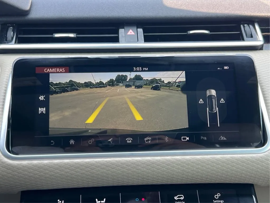 Land Rover Range Rover Velar photo 39