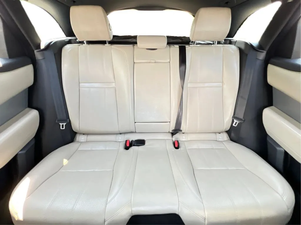 Land Rover Range Rover Velar photo 19