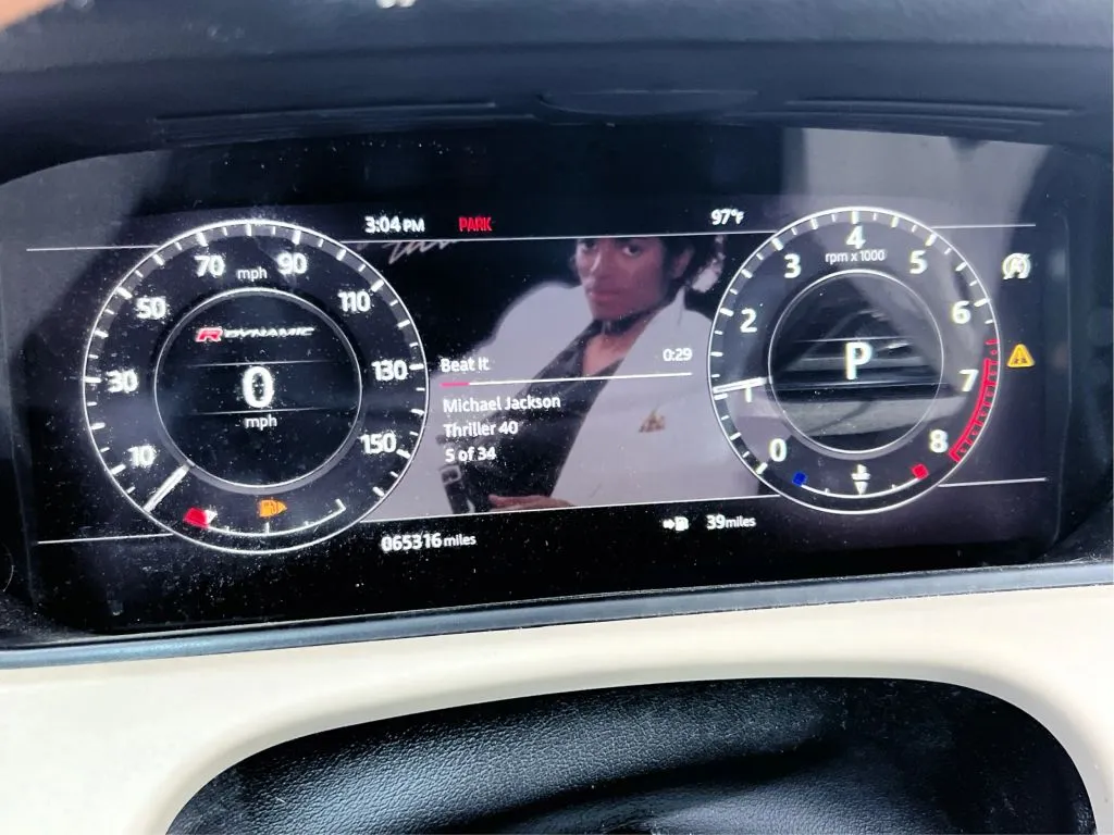 Land Rover Range Rover Velar photo 22