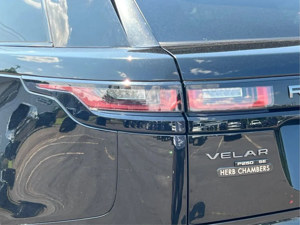Land Rover Range Rover Velar photo 34